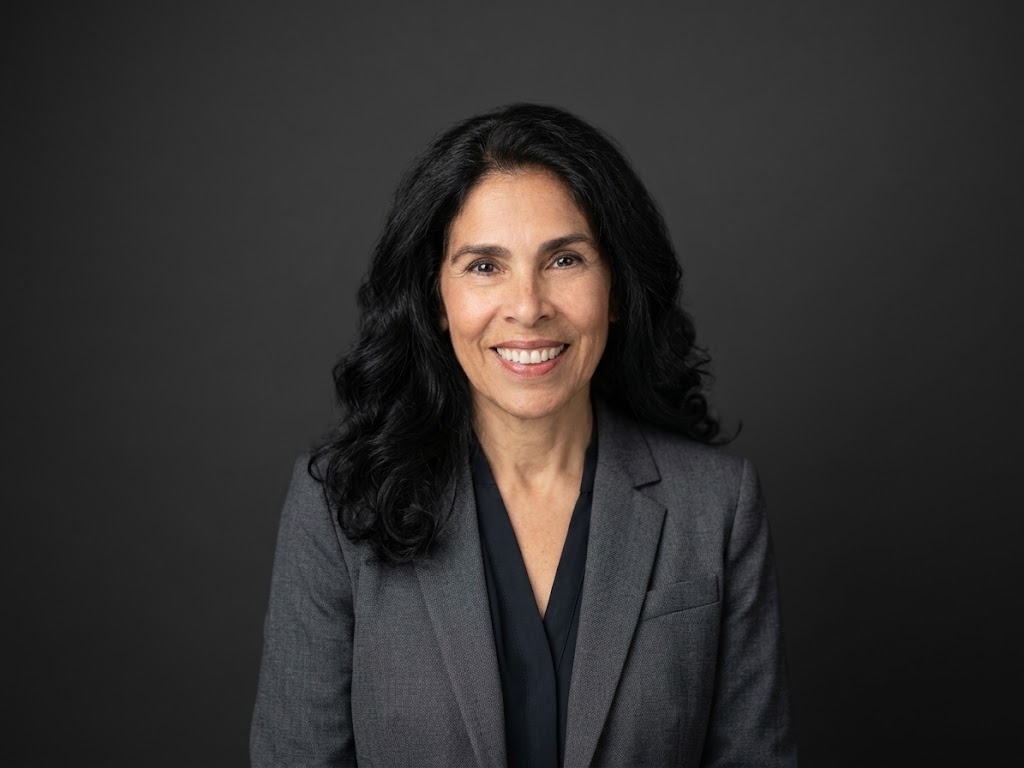 Xiomara Flores-Holguin, MSW